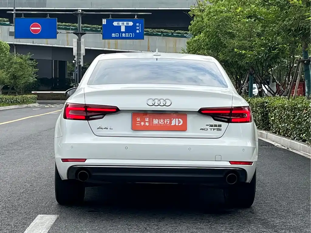 Audi A4L 2018 — фото 5