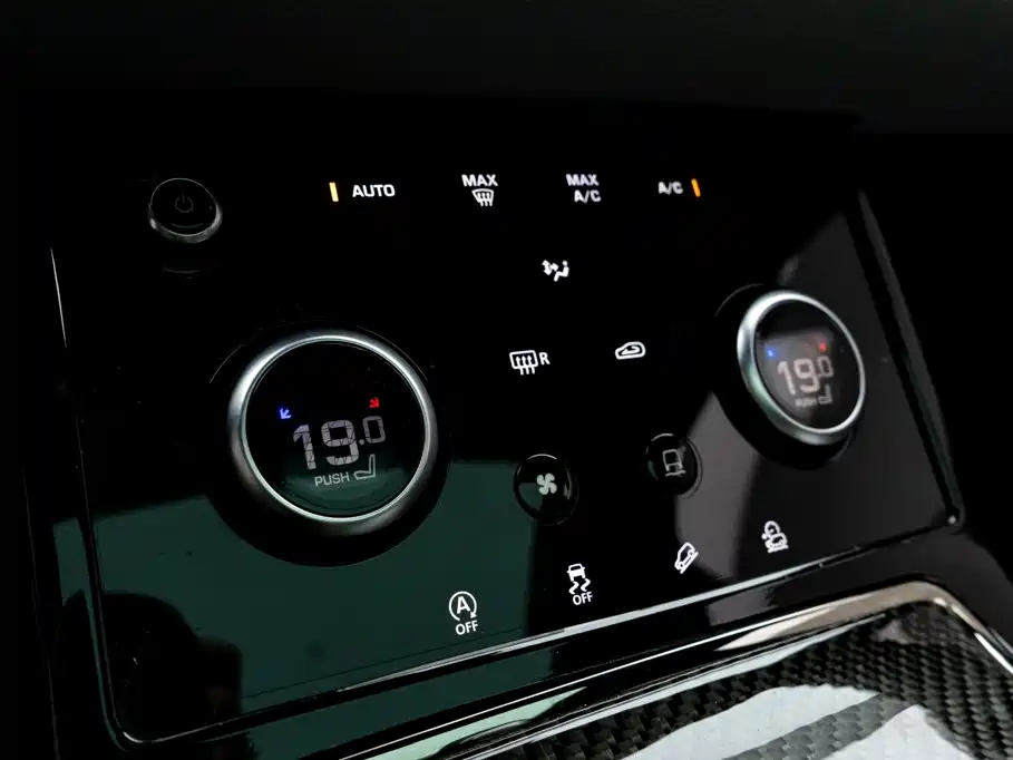 Land Rover Range Rover Evoque 2021 — фото 28
