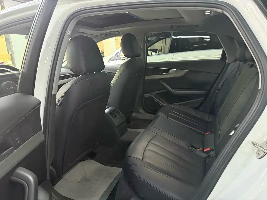 Audi A4L 2018