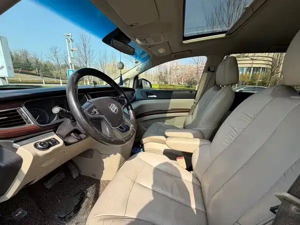 Buick GL8 2016