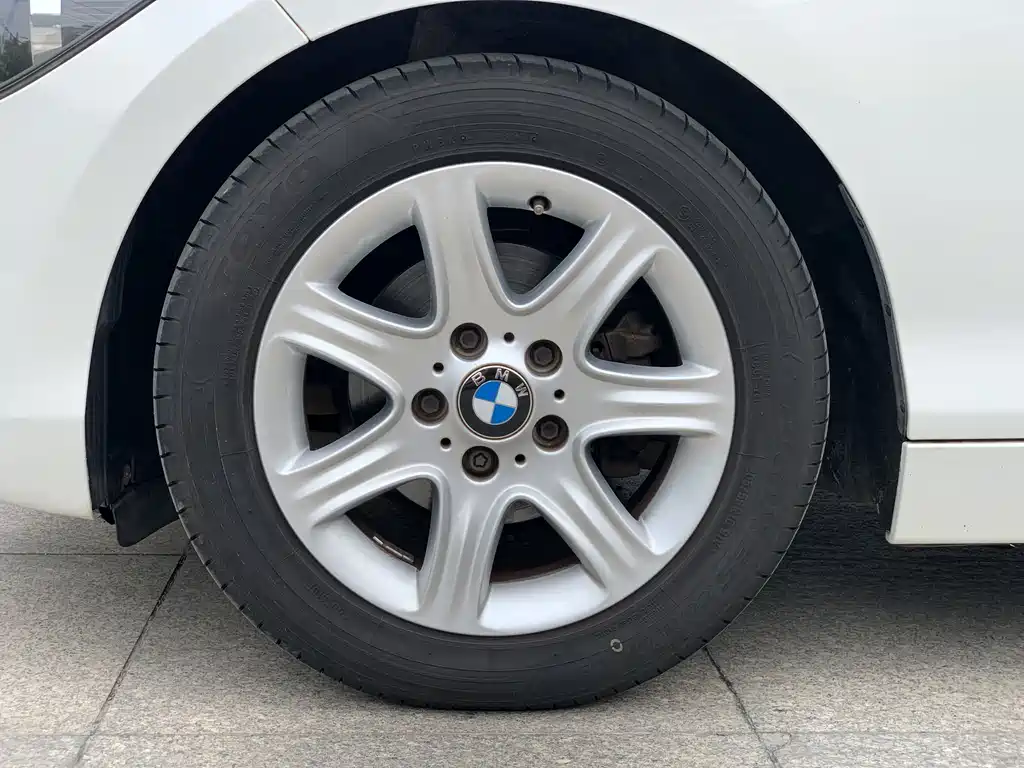 BMW 1 Series 2015 — фото 10