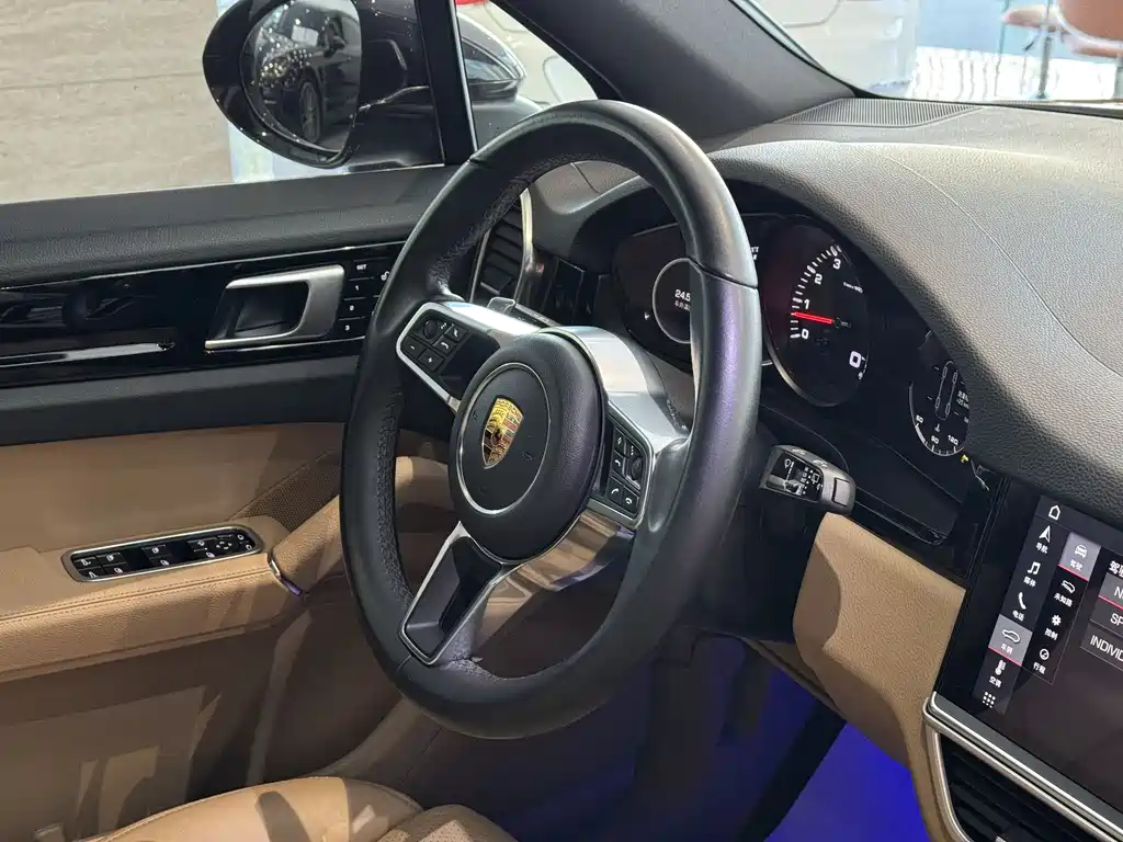 Porsche Cayenne 2018 — фото 12