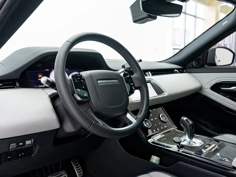 Land Rover Range Rover Evoque 2021 — фото 24