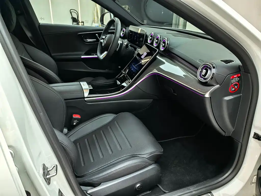 Mercedes-Benz C-Class 2025 — фото 11