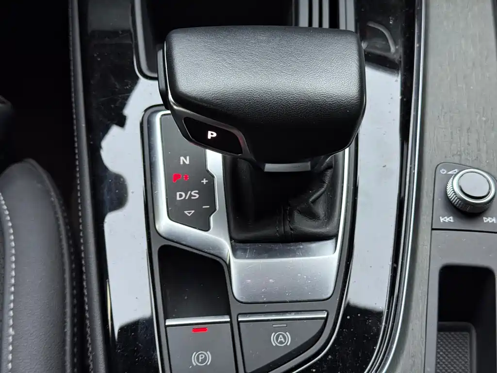 Audi A4L 2023 — фото 20