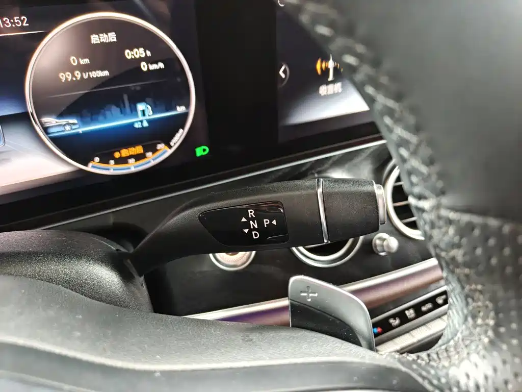 Mercedes-Benz E-Class 2019 — фото 14