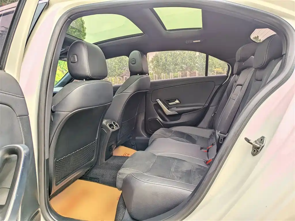 Mercedes-Benz A-Class 2022 — фото 16