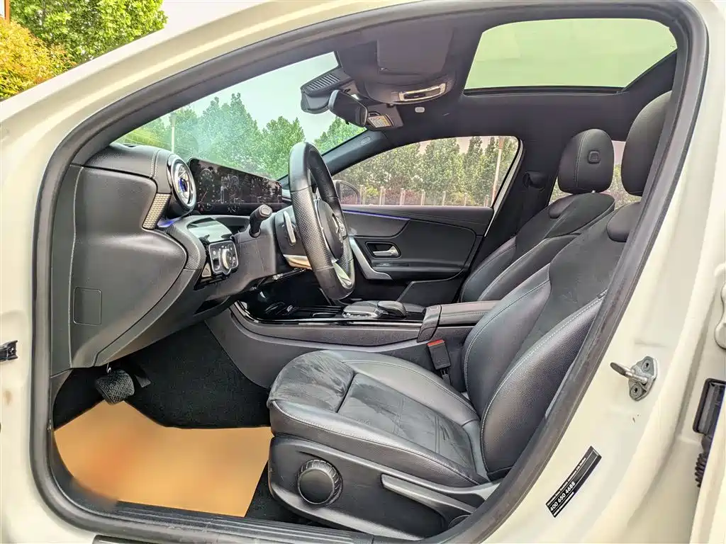Mercedes-Benz A-Class 2022 — фото 15
