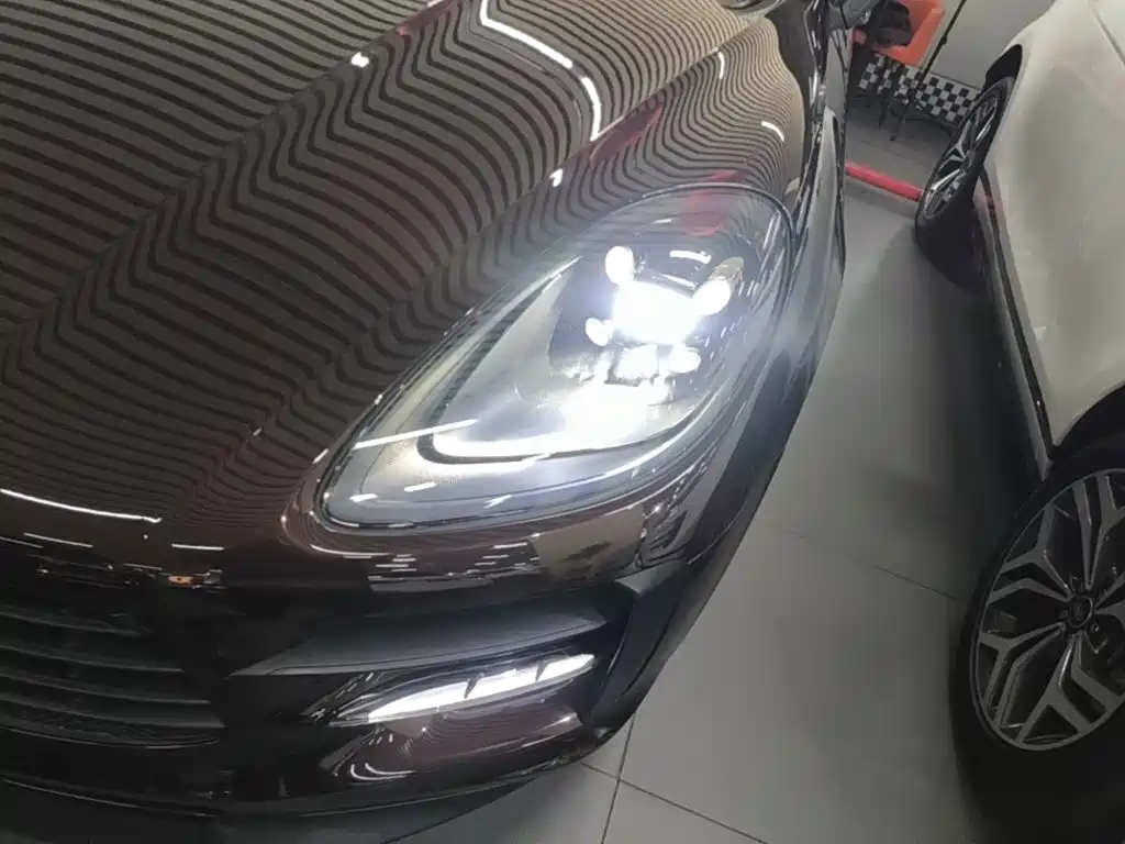 Porsche Macan 2019 — фото 24