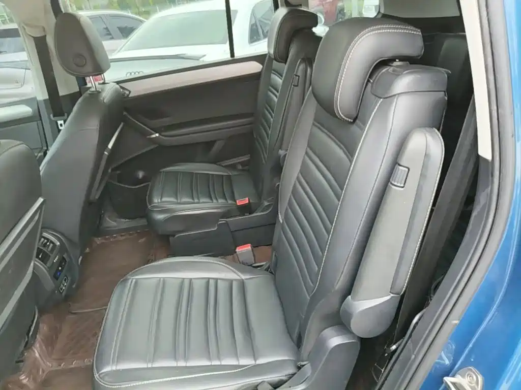 Volkswagen Touran 2019 — фото 17