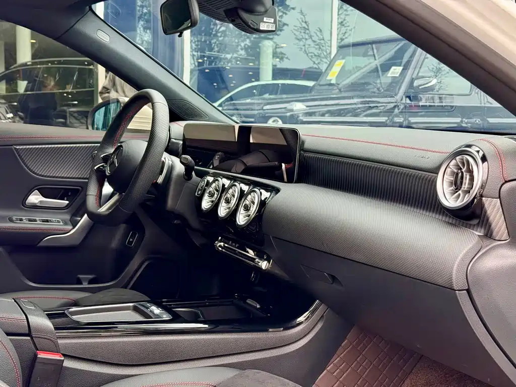 Mercedes-Benz A-Class 2025 — фото 28