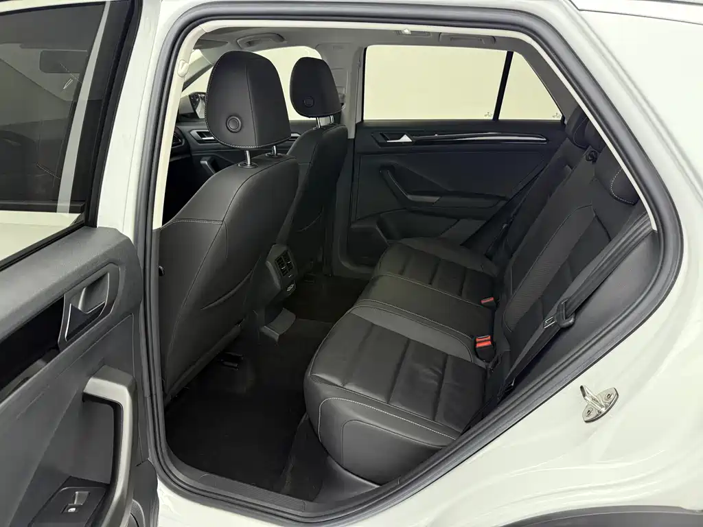 Volkswagen T-Roc 2022 — фото 14