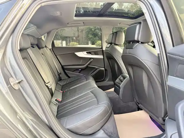 Audi A4L 2020