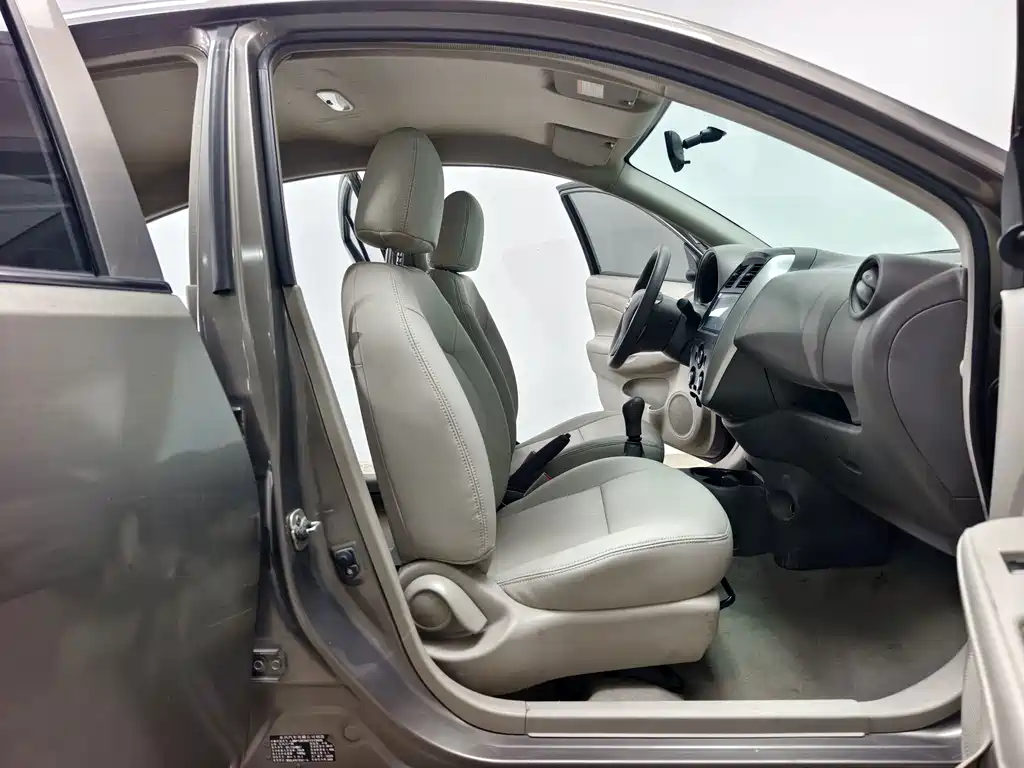 Nissan Sunny 2014 — фото 13