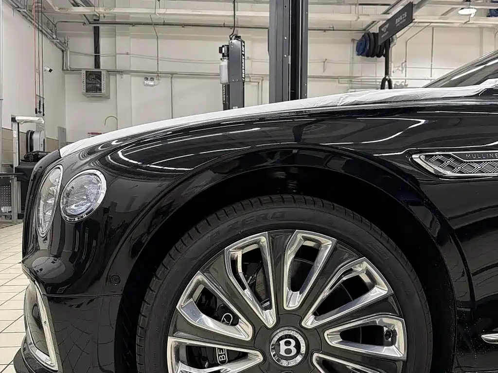Bentley Flying Spur PHEV — фото 4