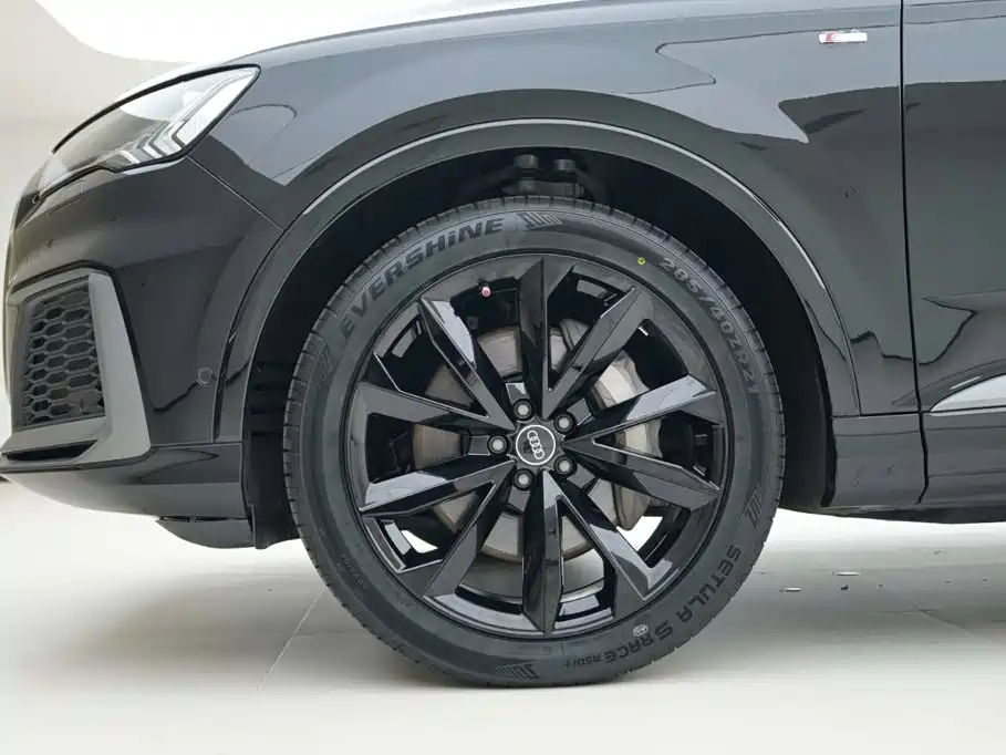 Audi Q7 2023 — фото 16