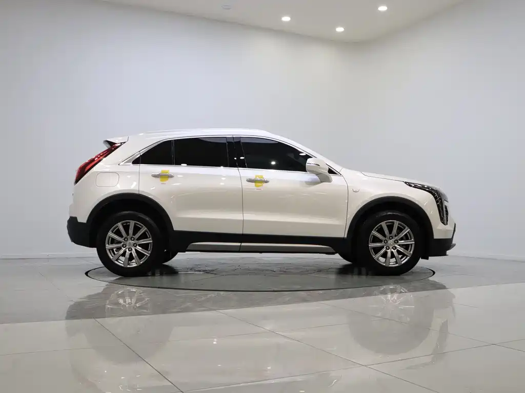 Cadillac XT4 2021 — фото 6