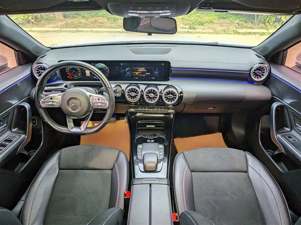 Mercedes-Benz A-Class 2022 — фото 13