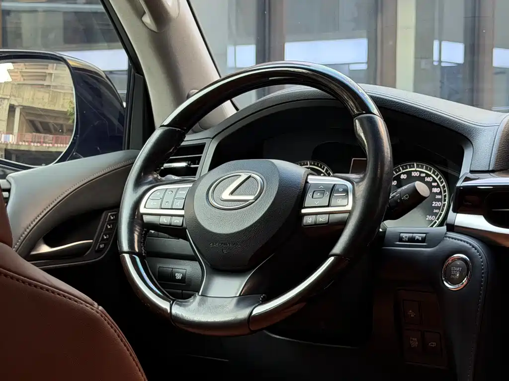 Lexus LX 2016 — фото 10