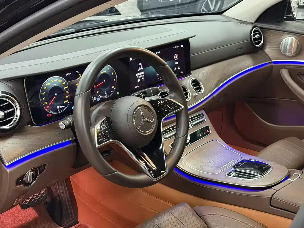 Mercedes-Benz E-Class 2022 — фото 16