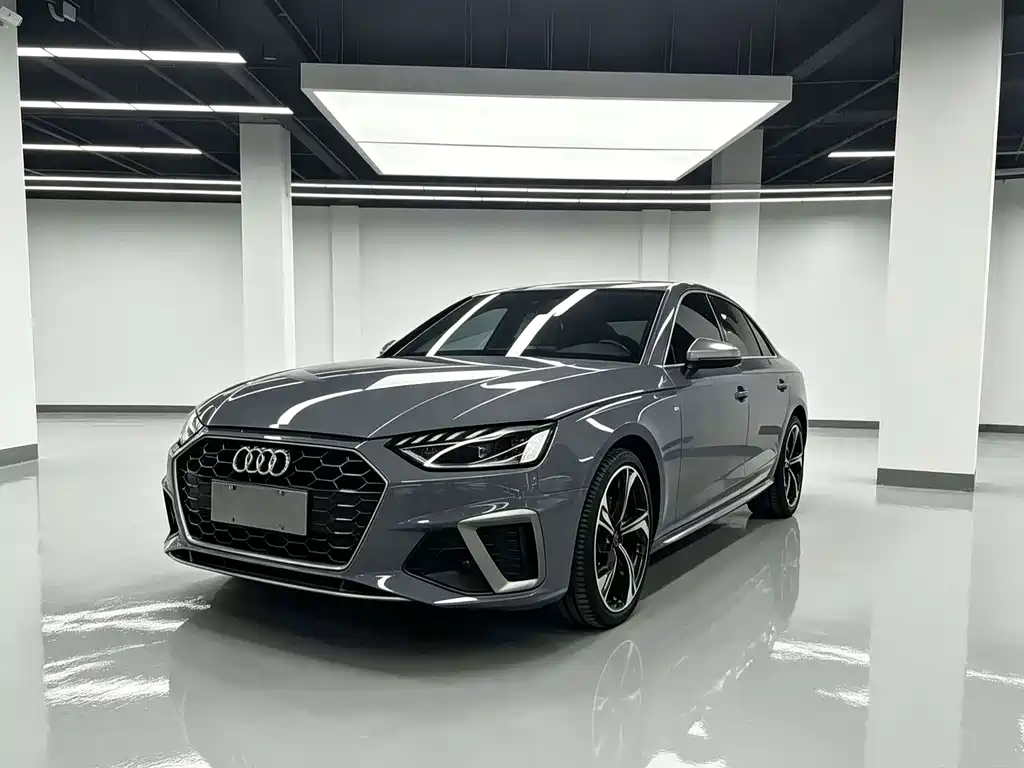 Audi A4L 2022 — фото 1
