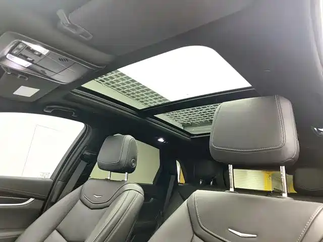 Cadillac XT5 2020 — фото 13
