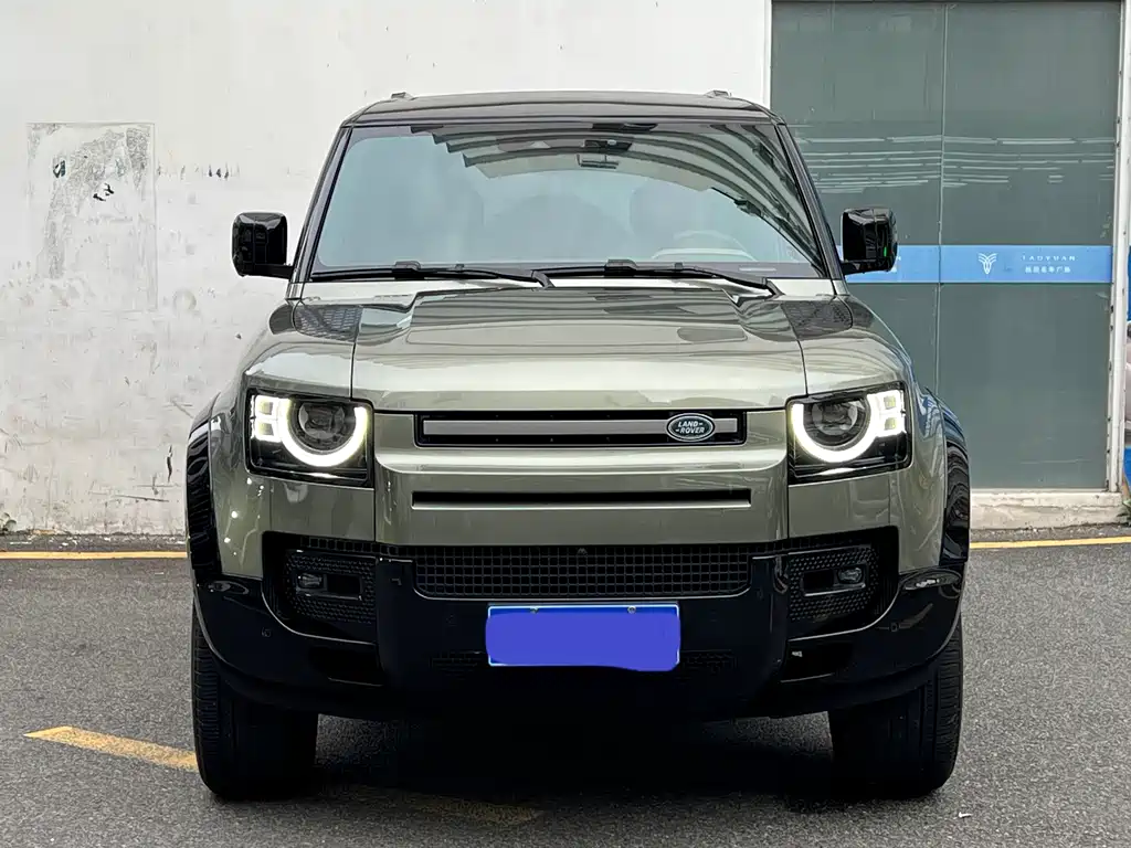 Land Rover Defender 2025 — фото 11