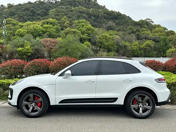 Porsche Macan 2025