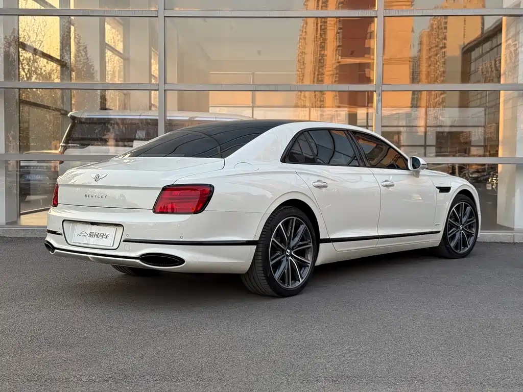 Bentley Flying Spur PHEV 2023