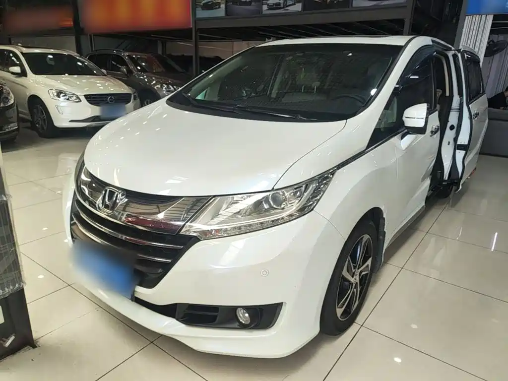 Honda Odyssey 2018 — фото 2