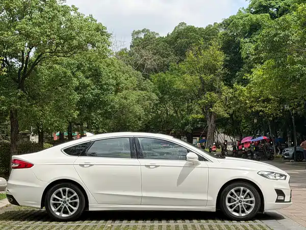 Ford Mondeo 2021