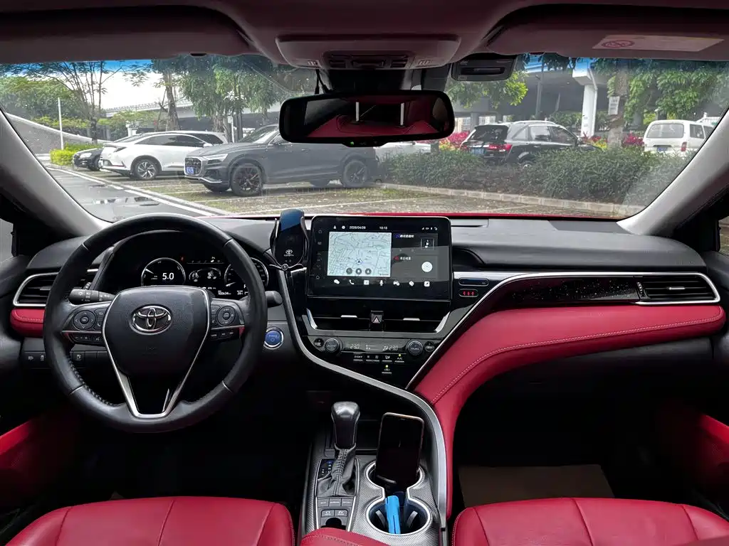 Toyota Camry 2022 — фото 13