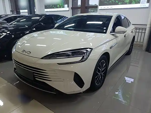 BYD Seal 07 DM-i 2025