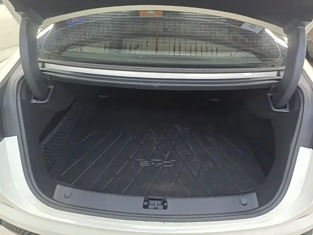 BYD Seal 07 DM-i 2025 — фото 19