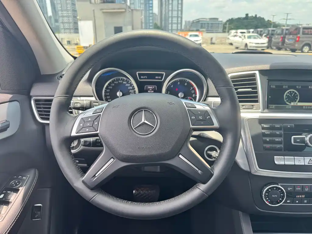Mercedes-Benz M-Class 2015 — фото 11