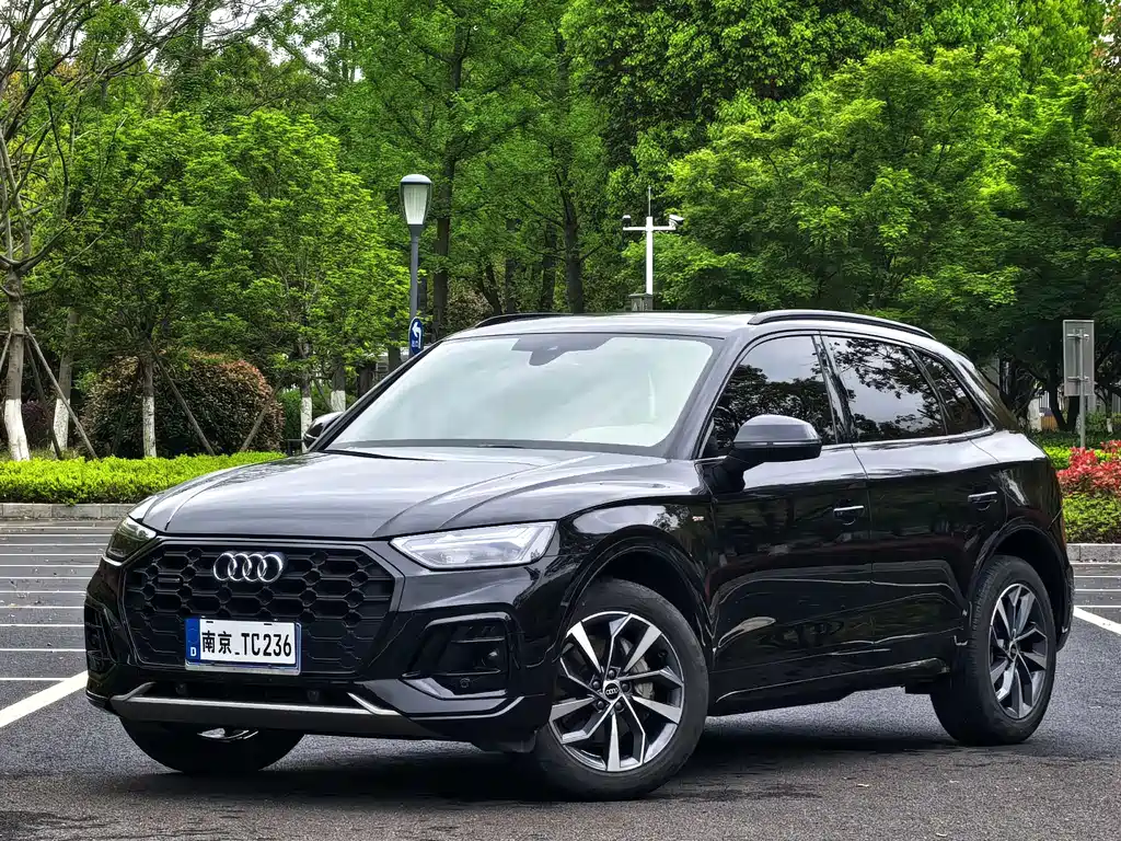Audi Q5L 2023 — фото 1