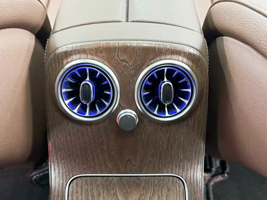Mercedes-Benz E-Class 2023 — фото 17