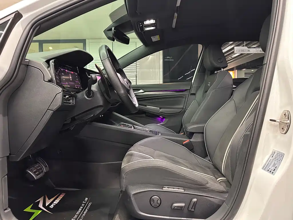 Volkswagen Golf 2021