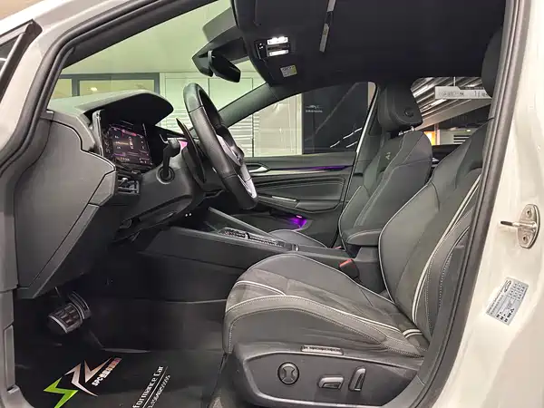 Volkswagen Golf 2021