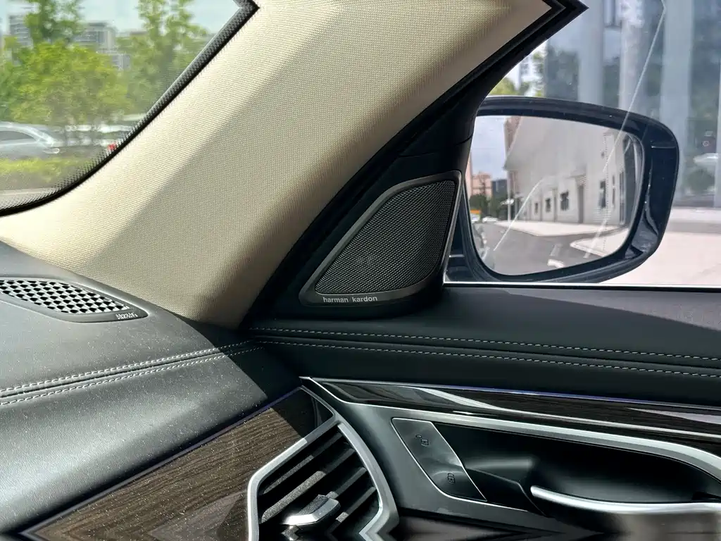 BMW 7 Series 2020 — фото 19
