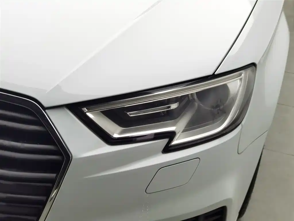 Audi A3 2018 — фото 7