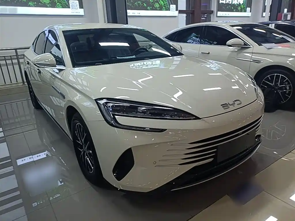 BYD Seal 07 DM-i 2025 — фото 4