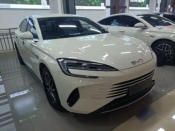 BYD Seal 07 DM-i 2025
