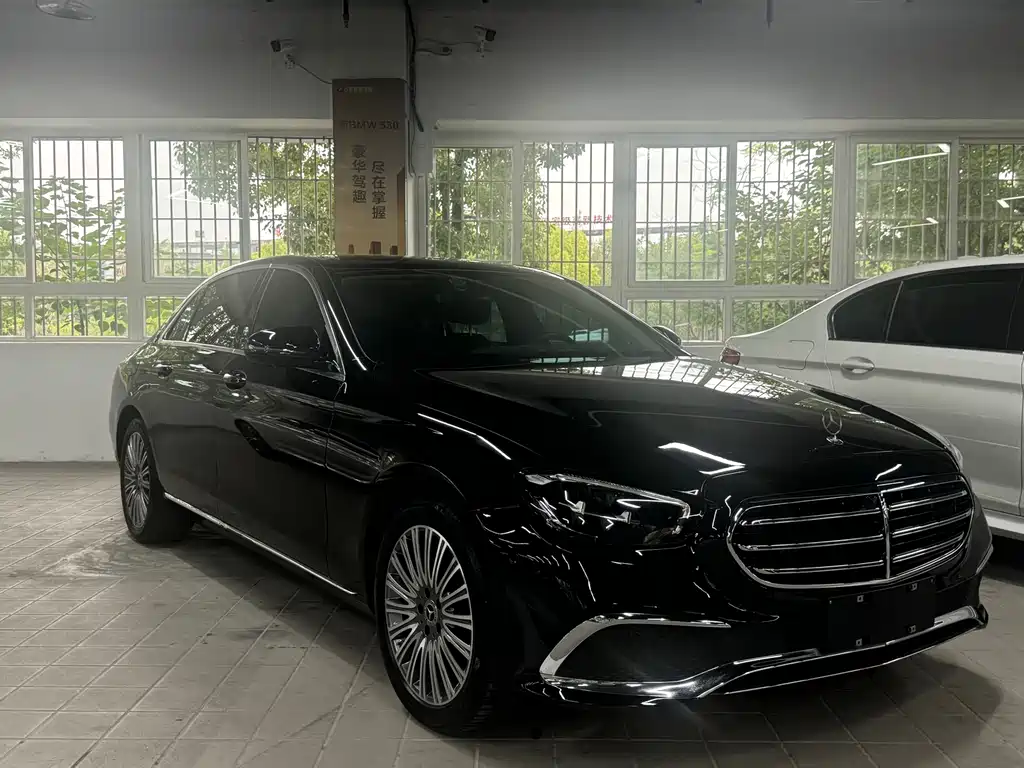 Mercedes-Benz E-Class 2022 — фото 3