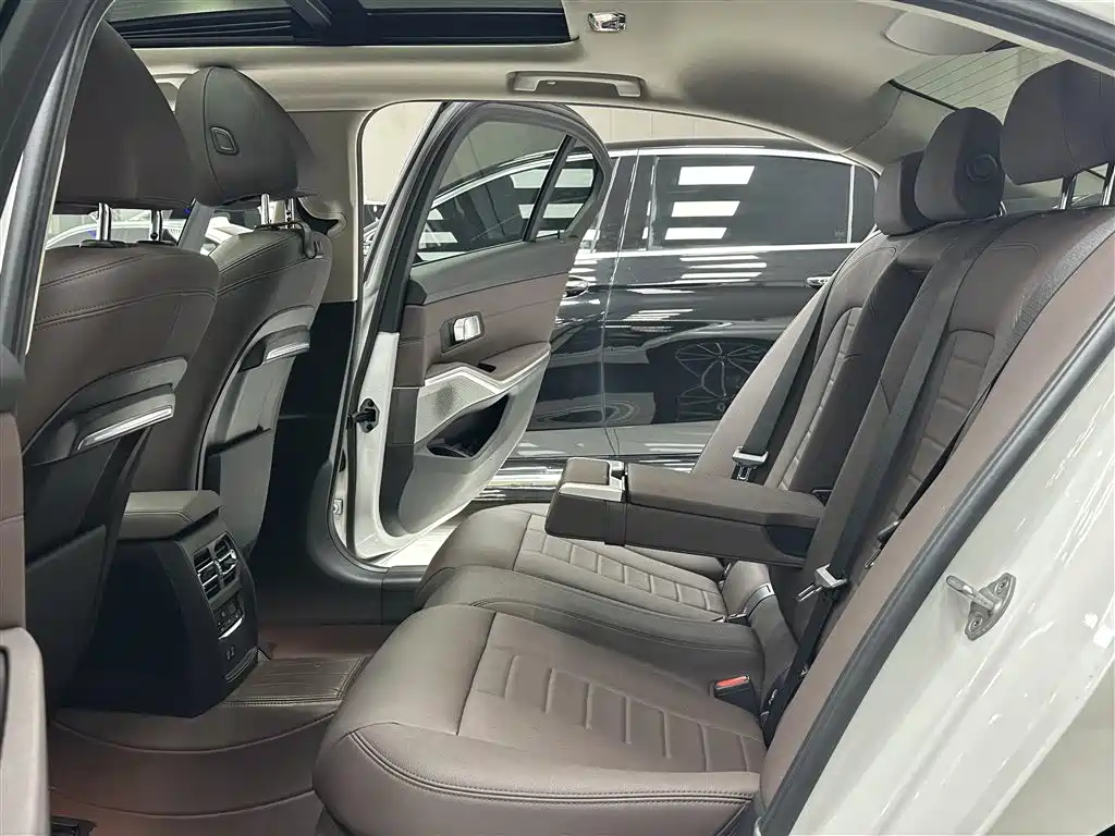 BMW 3 Series 2021 — фото 15
