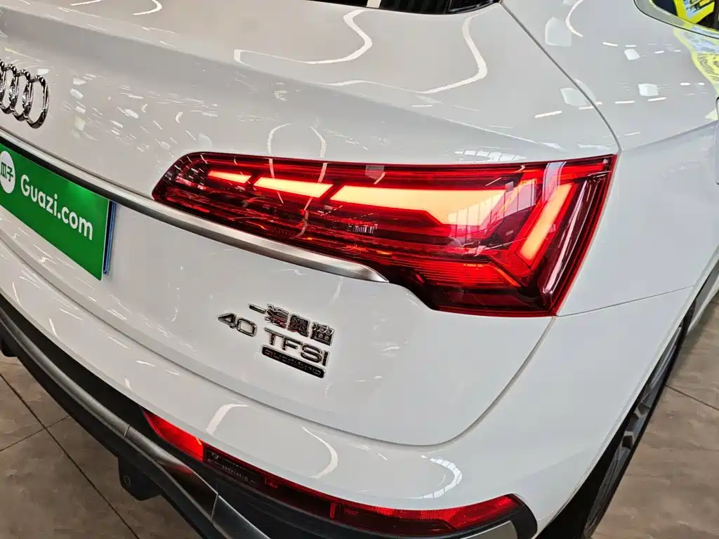 Audi Q5L Sportback 2022 — фото 24