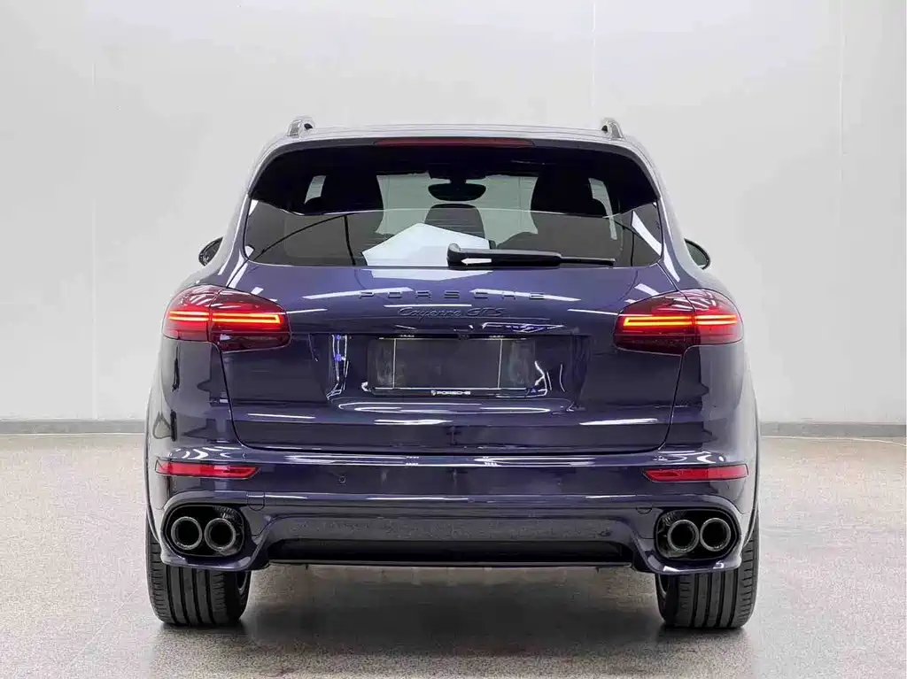 Porsche Cayenne 2017 — фото 26