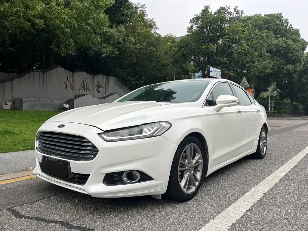 Ford Mondeo 2015 — фото 1