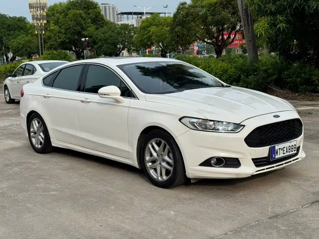Ford Mondeo 2013 — фото 3