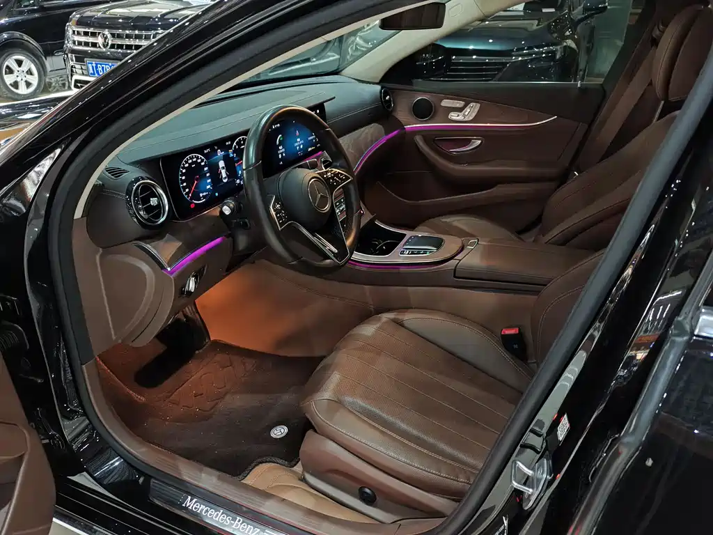 Mercedes-Benz E-Class 2023 — фото 7